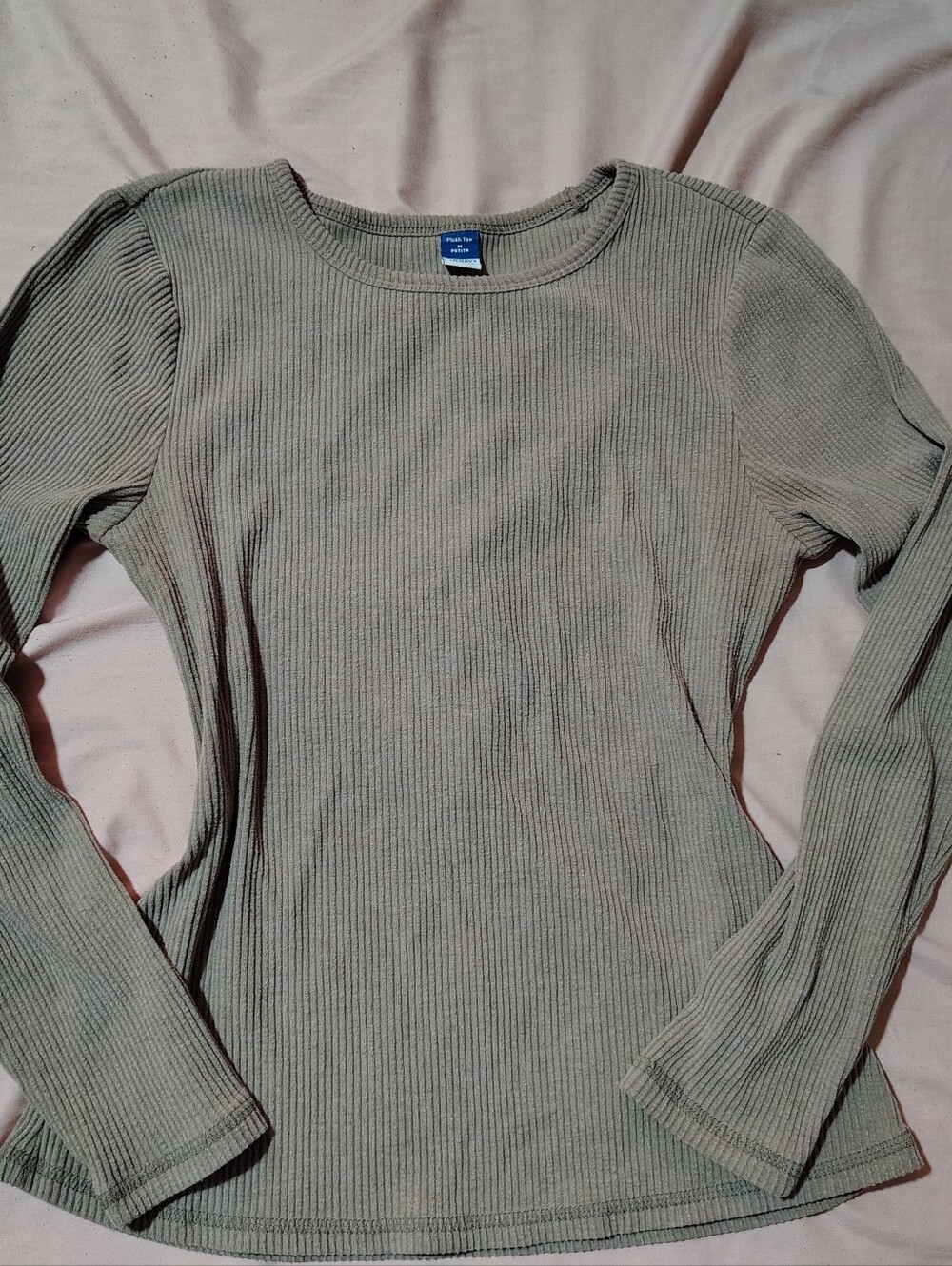Old Navy Long Sleeve Ribbed Tee in Sage Green/khaki